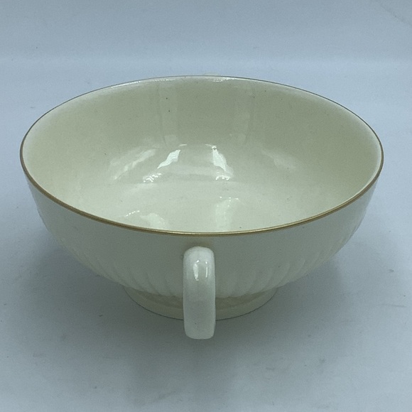Vintage Wedgwood England Edme Two Handled Soup Bowl on Pedestal - Picture 2 of 10